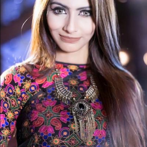 Gold European Renaissance statement necklace. - Picture 3 of 3